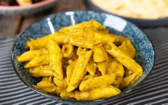 Köri Soslu Penne görseli