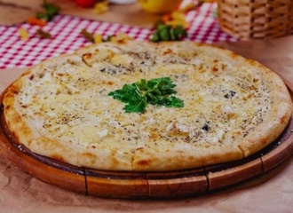 Üç Peynirli Pizza görseli