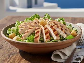 Tavuklu Sezar Salata görseli