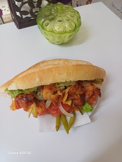 Tam Ekmek Arası Tavuk Döner görseli