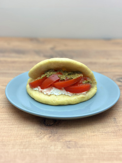 Vegan Caprese Bun görseli