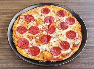 Sucuklu Kaşarlı Pizza (Orta) görseli