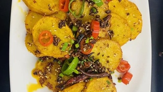 Acılı Kızarmış Patates Salatası görseli