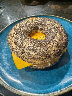 Cheddarlı Krem Peynirli Baget Sandviç görseli