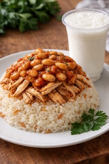 Pilav Üstü Tavuk Kuru Fasulye+ Ayran görseli
