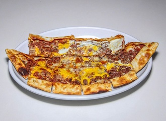 Kuşbaşı Kaşarlı Pide görseli