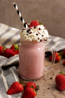 Milkshake Çilek görseli