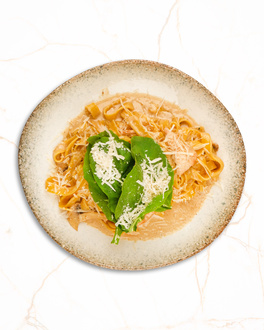 Fettucine Alfredo görseli