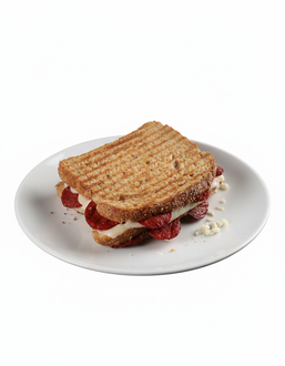 Kepek Ekmeğine Sucuklu Tost görseli