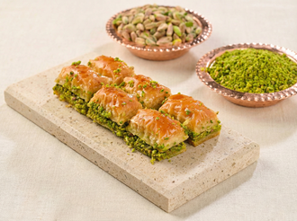 Klasik Fıstıklı Baklava görseli