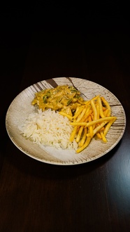 Köri Soslu Tavuk görseli