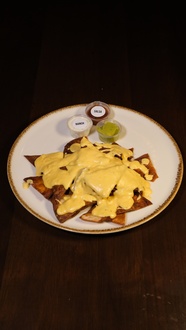 Cheddar Peynirli Nachos görseli