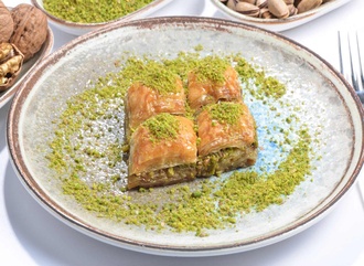 Cevizli Fıstıklı Ev Baklava (500 Gr) görseli
