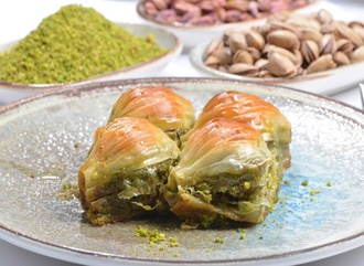 Fıstıklı Yeşil Midye Baklava (500 Gr) görseli