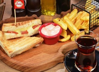 Sucuklu Tost görseli