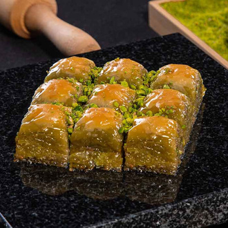 Fıstıklı Özel Tereyağlı Baklava (1 Kg.) görseli
