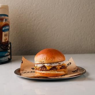 Cheeseburger + Patates + Coca-cola görseli