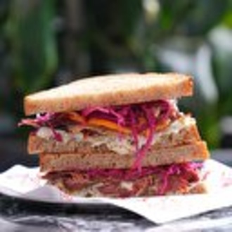 Pastrami Ruben Sandviç (90 Gr) görseli