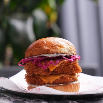 Fried Chicken Burger görseli