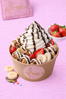 Frozen Yogurt Mix Bowl Waffle görseli