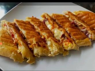 Pastırmalı Kaşarlı Tost 30Cm görseli