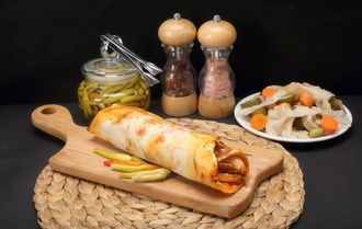 Antakya Usulü Köri Soslu Kaşarlı Tavuk Döner Dürüm100 Gr görseli