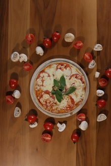 Margarita Pizza (Büyük Boy) görseli