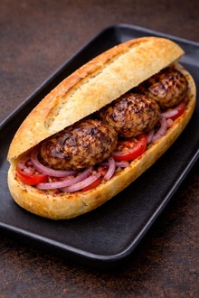 Yarım Ekmek Arası Köfte görseli