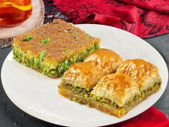 Promosyon Fıstıklı Baklava (500 Gr.) & Burmalı Kadayıf (500 Gr.) görseli