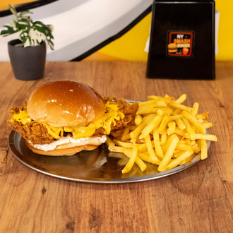 Truffle Crispy Chicken (Çıtır Tavuk Burger) görseli