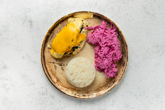 Güveçte Soslu Tavuk görseli