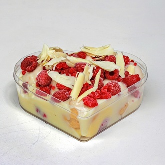 Beyaz Çikolatalı Frambuazlı Kalpli Profiterol (6 Top) görseli