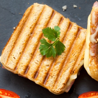 3 Peynirli Tost görseli