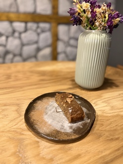 Glutensiz Havuçlu Tahinli Cevizli Kek görseli