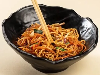 Sebzeli Noodle görseli
