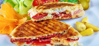 Sucuklu Tost görseli