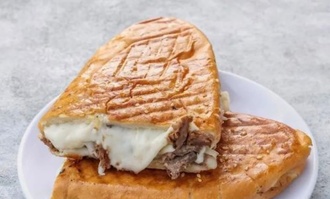 Kavurmalı Kaşarlı Tost (Sanayi Usulü) görseli