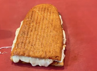 Kaşarlı Tost (Sanayi Usulü) görseli