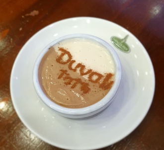 Yarısı Kahveli Duvalı Tatlı görseli