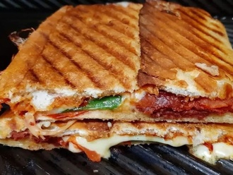 Yarım Ekmek Arası Sanayi Tostu görseli