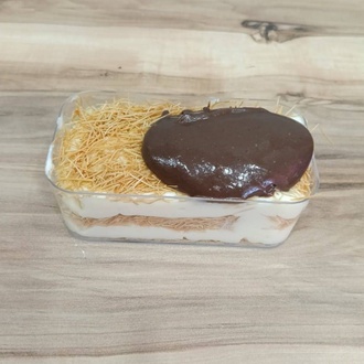 Minik Çikolata Soslu Tel Kadayıflı Mag Muhallebi görseli