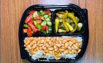 Kurufasulye Li Pilav Salata Ve Turşu+coca Cola görseli