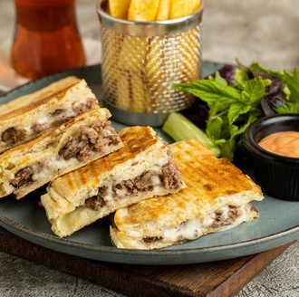 Kavurmalı Bazlamalı Tost görseli
