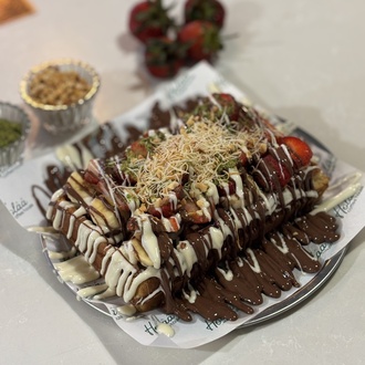 Özel Belçika Waffle Hamur, Frambuaz Çikolata, Beyaz Çikolata, Muz, Çilek, Fındık Ve Fıstık görseli
