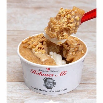 Helvacı Ali'nin Meşhur Dondurmalı Sıcak İrmik Helvası Standart görseli