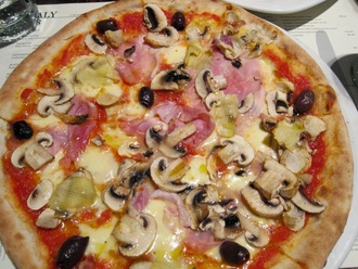 Pizza Capricciosa görseli