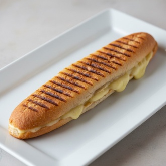 Yarım Kaşarlı Tost görseli