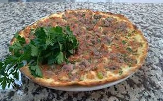 Kuşbaşılı Lahmacun görseli