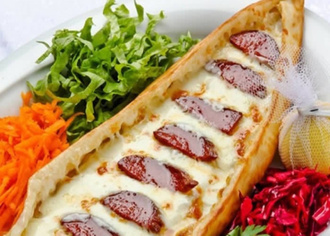 Kaşarlı Sucuklu Pide görseli
