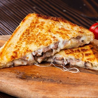 Kavurma Kaşarlı Tost görseli